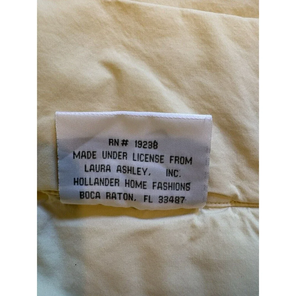Laura Ashley Lifestyle Cotton Polyester Throw Blanket Quilted Queen 94”x 86”